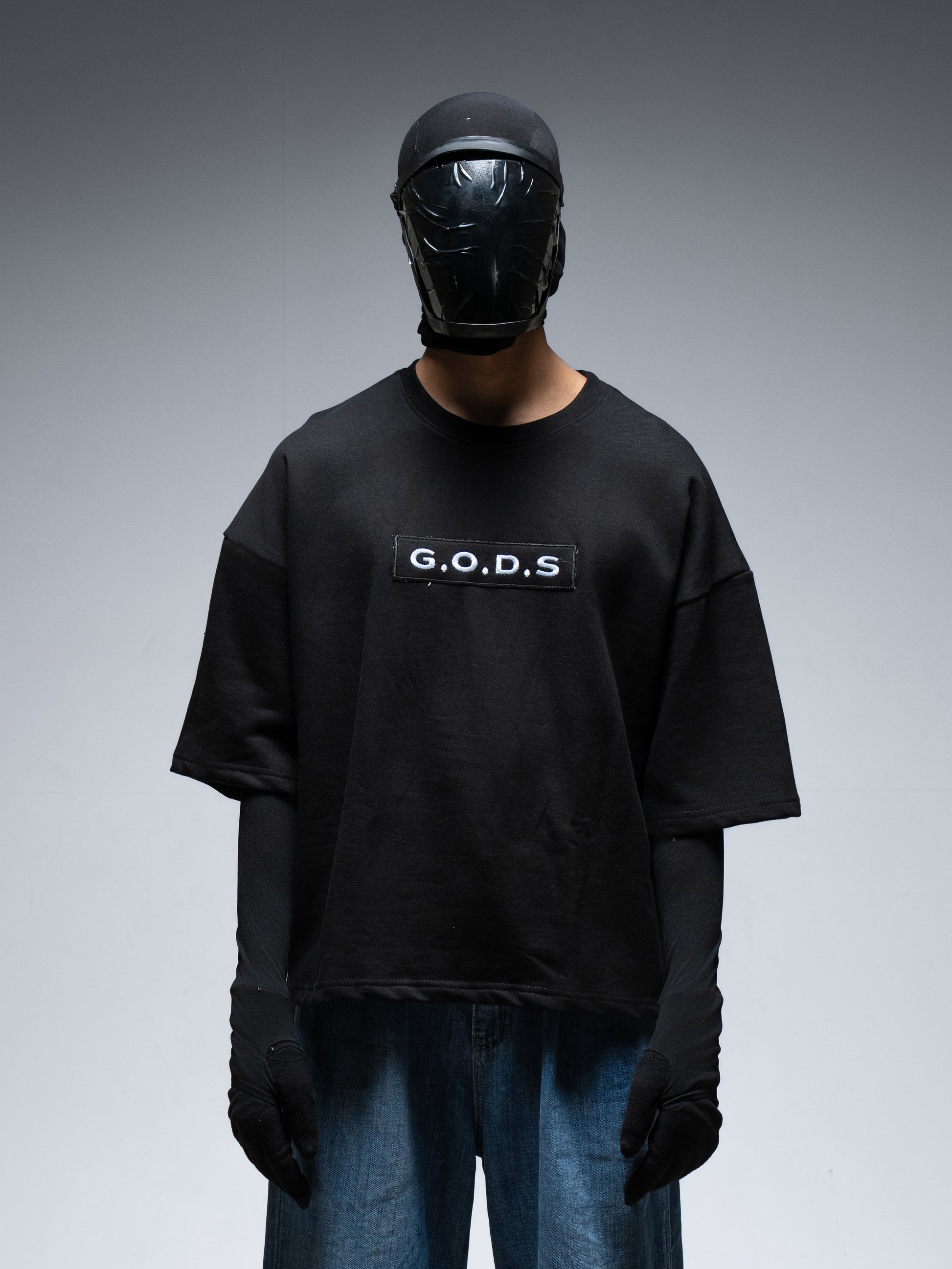 SOLID BLACK TEE
